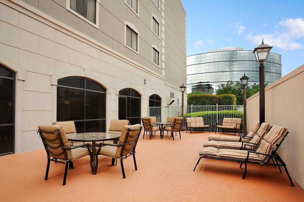 Embassy Suites By Hilton Houston Near The Galleria Esterno foto