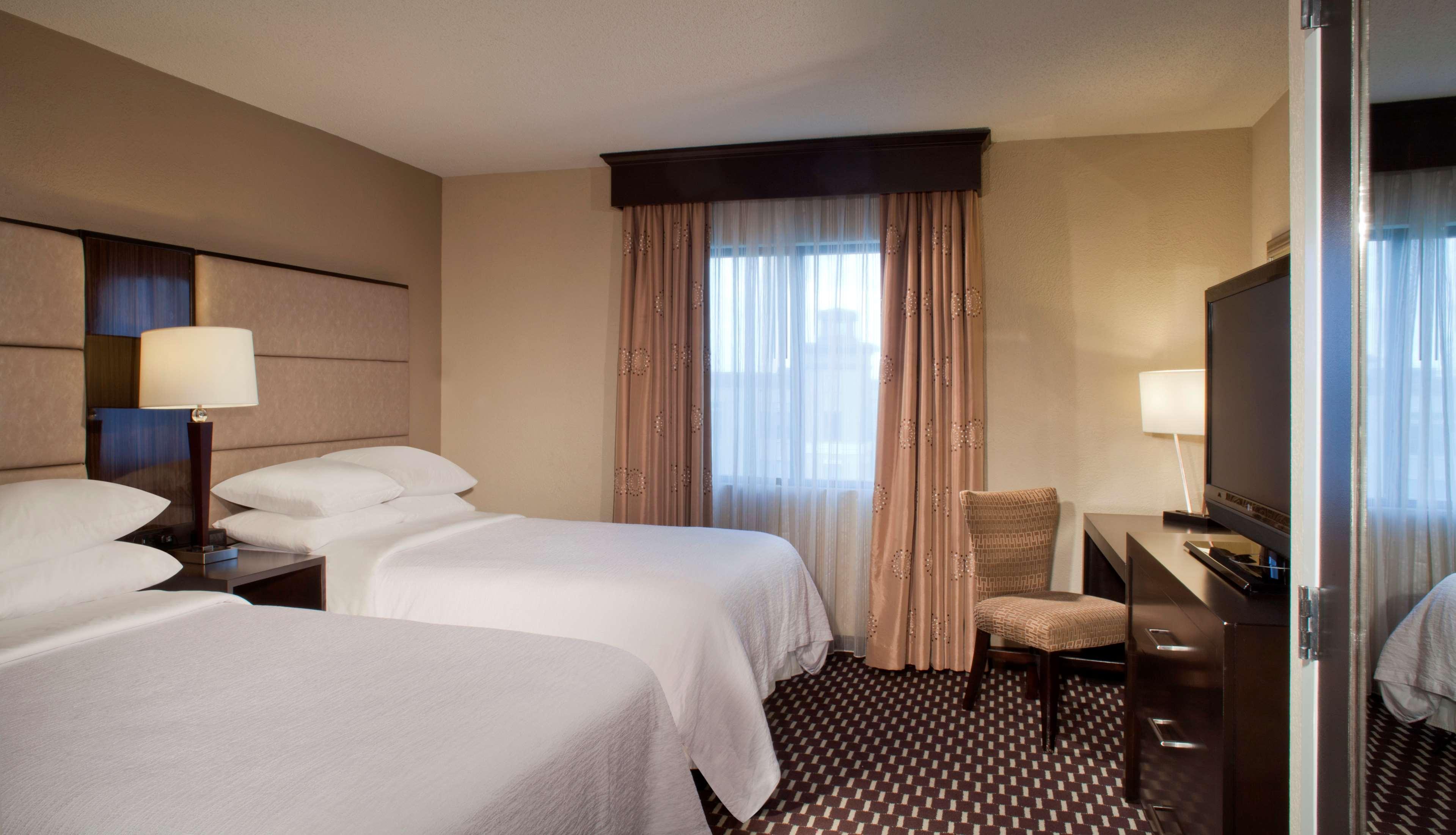 Embassy Suites By Hilton Houston Near The Galleria Esterno foto