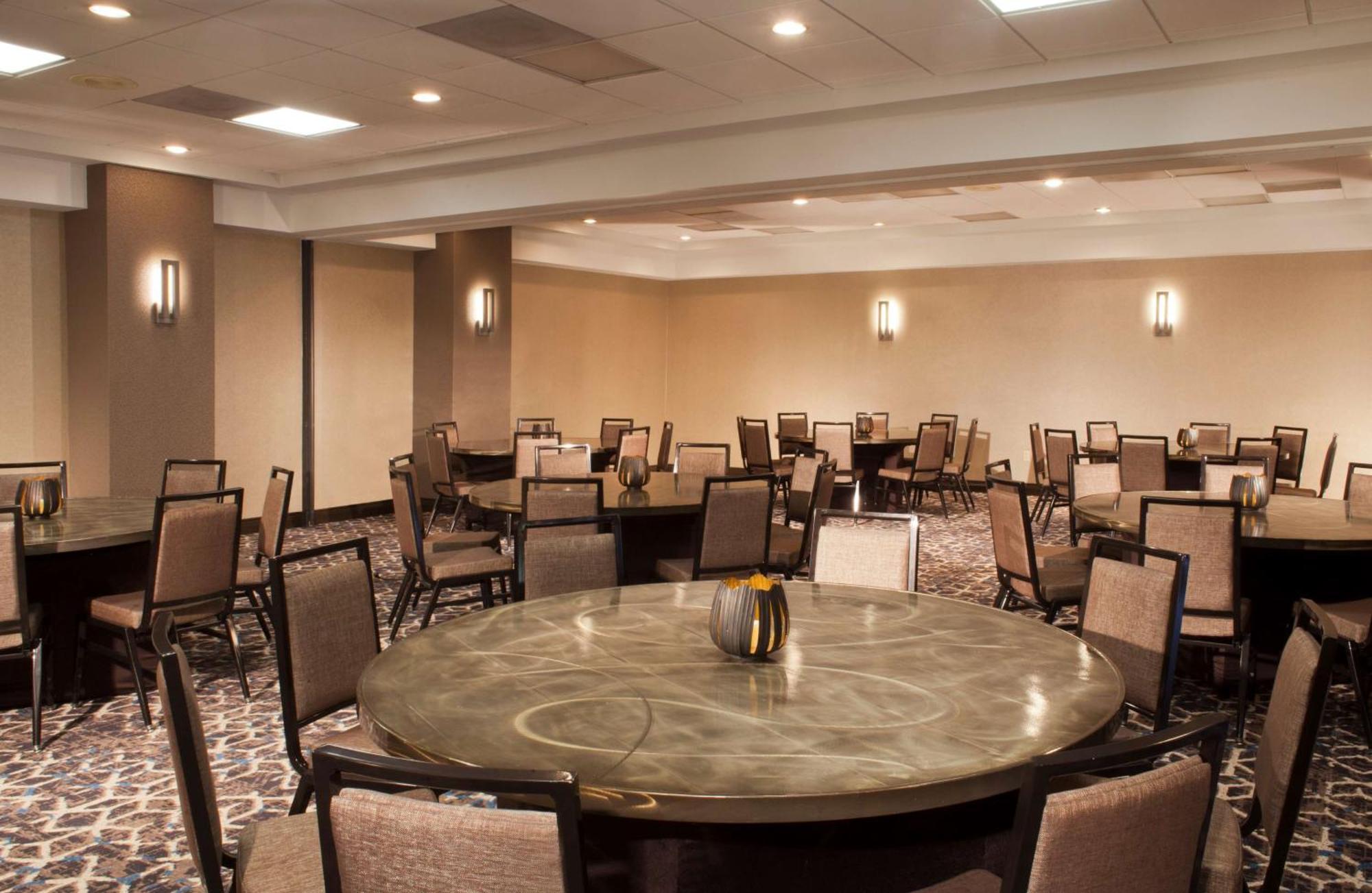 Embassy Suites By Hilton Houston Near The Galleria Esterno foto