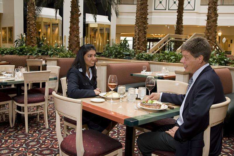Embassy Suites By Hilton Houston Near The Galleria Ristorante foto